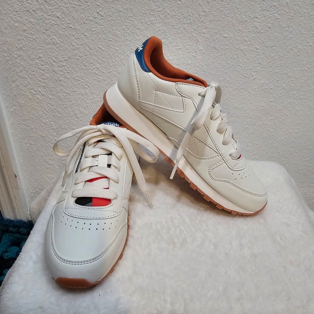 Reebok Classic Sneakers Children's Size 4‎